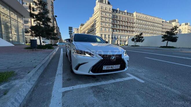 Lexus ES 300h-1