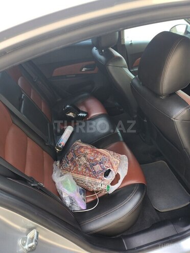 Chevrolet Cruze-13