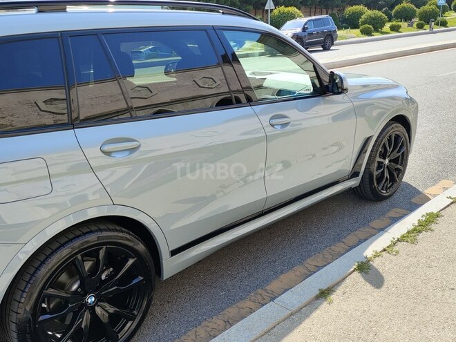 BMW X7-9