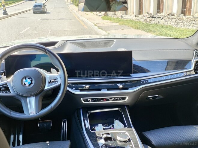 BMW X7-15