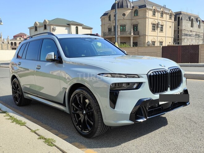 BMW X7-7