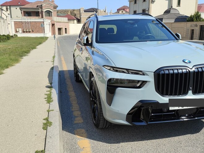 BMW X7-4
