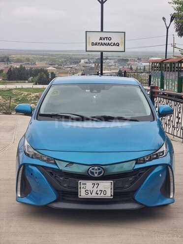 Toyota Prius PHV-1