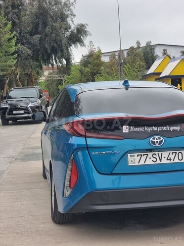 Toyota Prius PHV-4