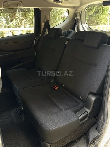 Toyota Sienta-7