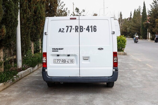 Ford Transit-4