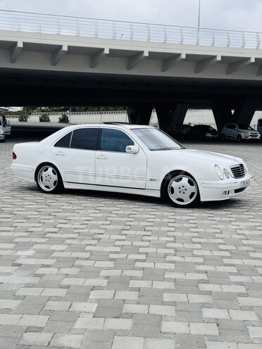 Mercedes E 320-2