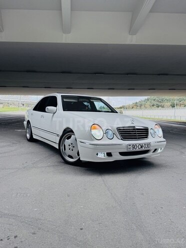 Mercedes E 320-9