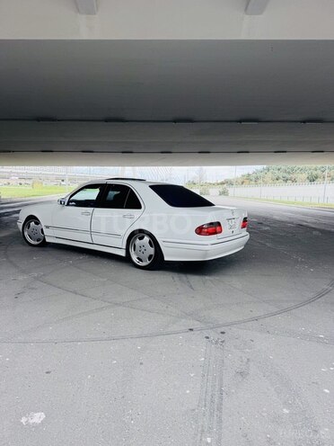 Mercedes E 320-12