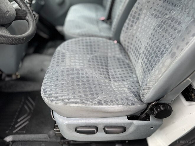 Ford Transit-6