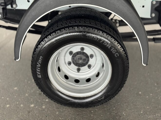 Ford Transit-10