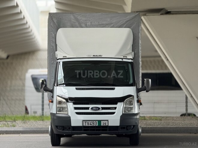 Ford Transit-16