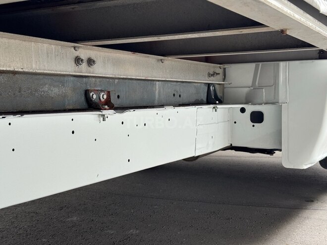 Ford Transit-15