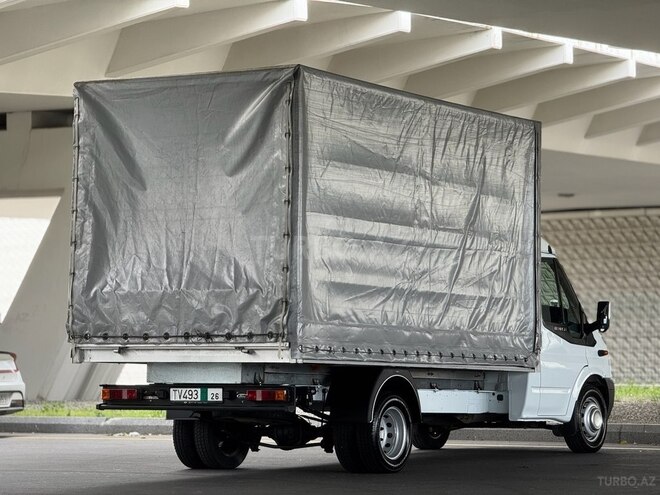 Ford Transit-11