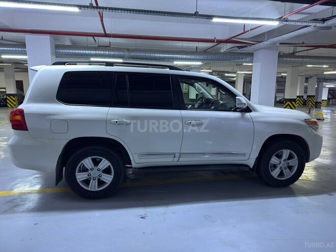 Toyota Land Cruiser-5