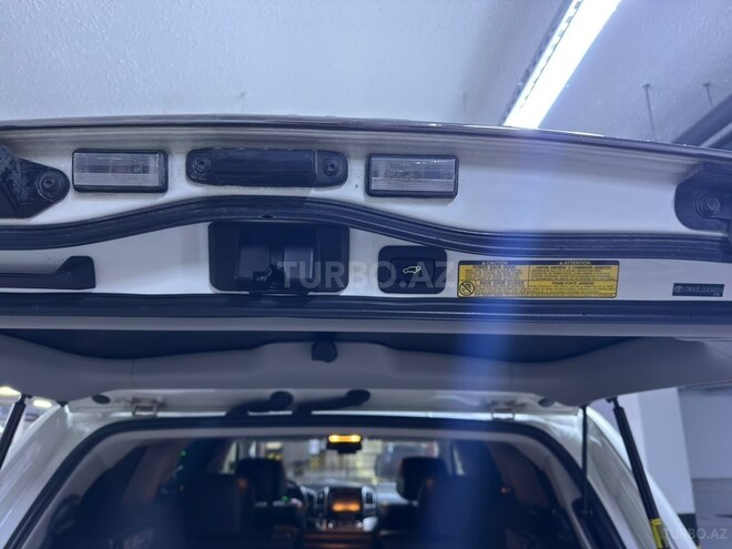 Toyota Land Cruiser-17