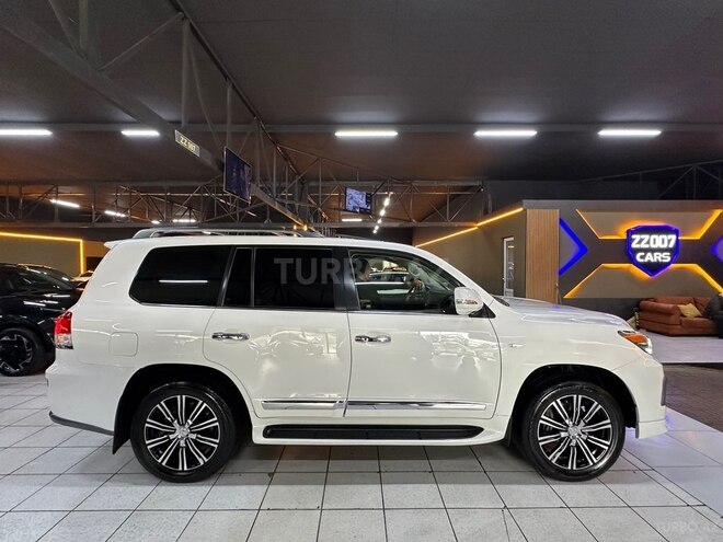 Lexus LX 570-11