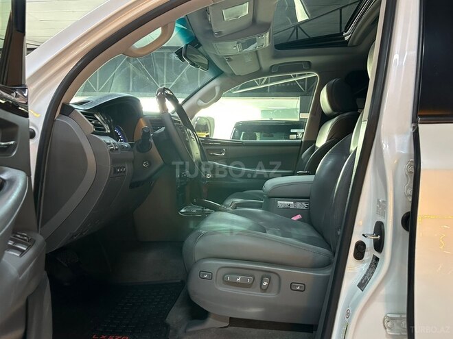 Lexus LX 570-14
