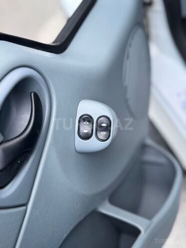 Ford Transit-11