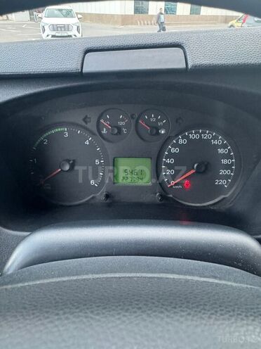 Ford Transit-12