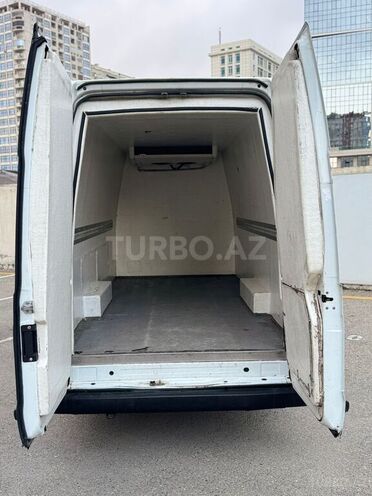 Ford Transit-6