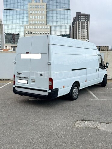 Ford Transit-3