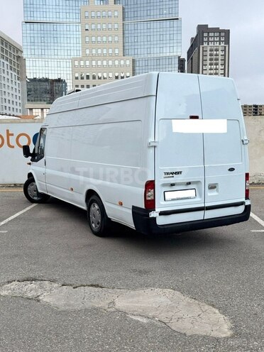Ford Transit-4