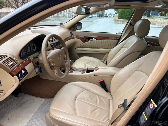 Mercedes E 350-19