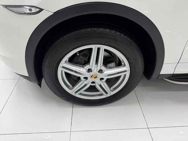 Porsche Cayenne-11