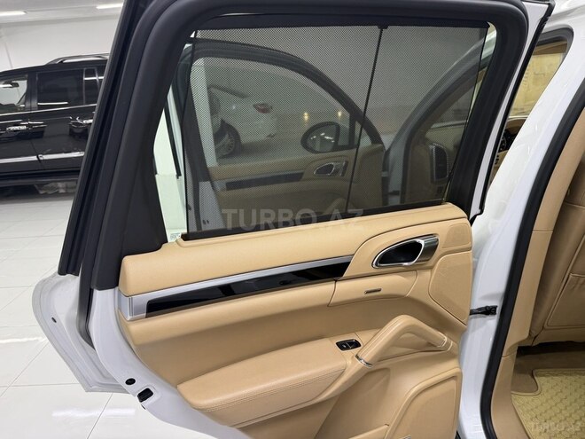 Porsche Cayenne-14