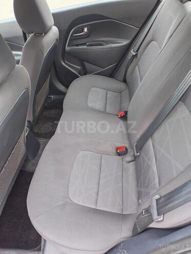 Kia Rio-8