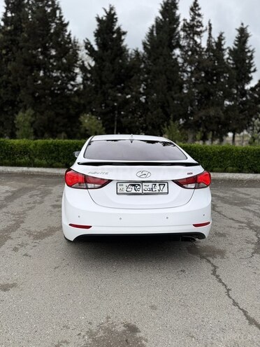 Hyundai Avante-9