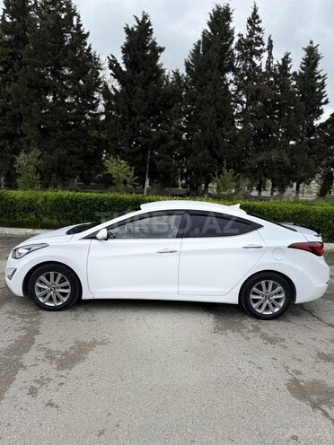 Hyundai Avante-3