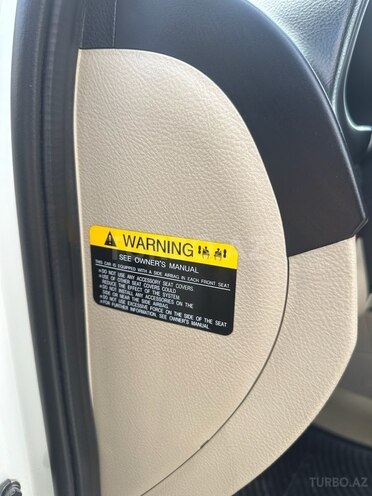 Hyundai Santa Fe-13