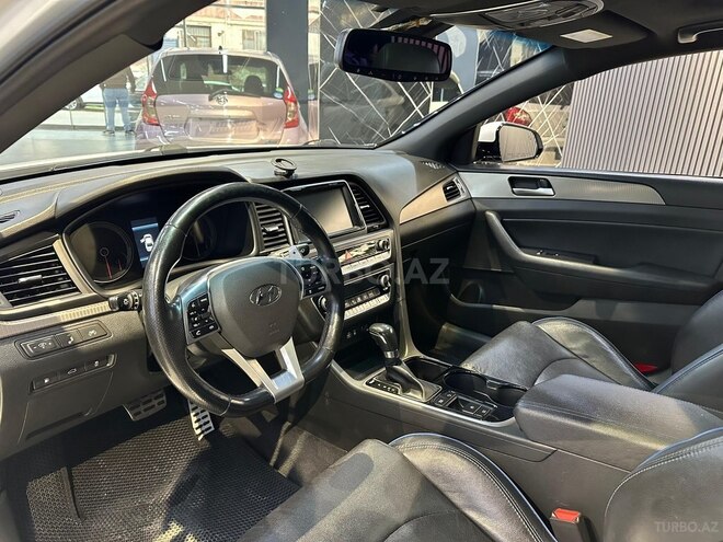 Hyundai Sonata-17