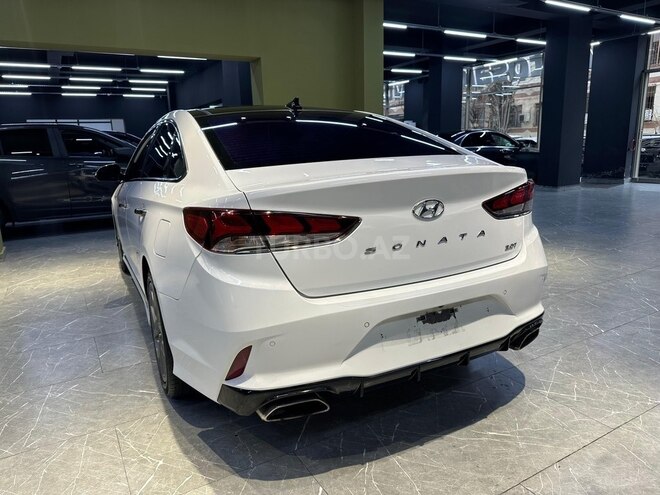 Hyundai Sonata-14