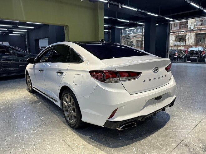 Hyundai Sonata-16