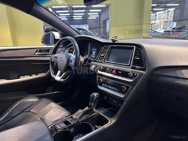 Hyundai Sonata-9