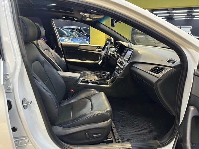 Hyundai Sonata-8
