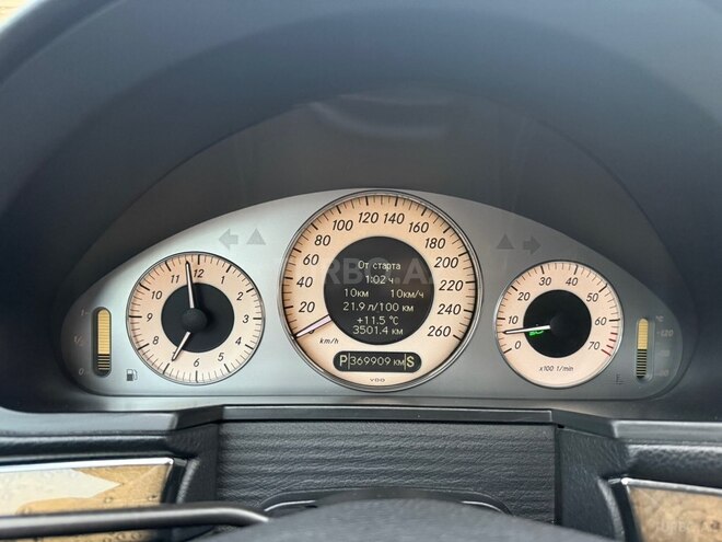 Mercedes E 350-11
