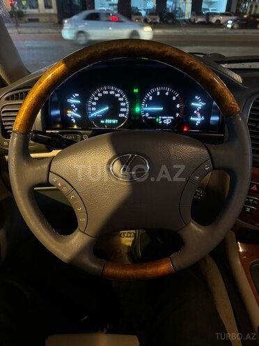 Lexus LX 470-16