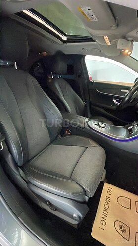Mercedes E 300-11
