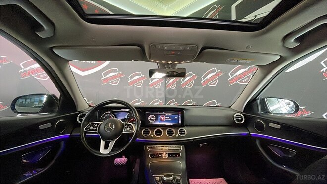 Mercedes E 300-9