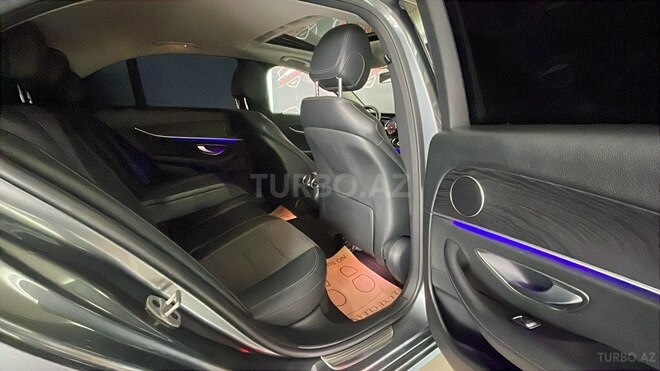 Mercedes E 300-7