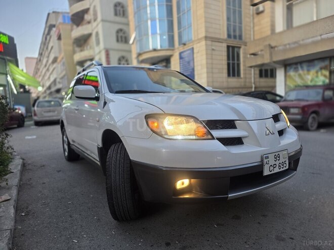 Mitsubishi Outlander-3