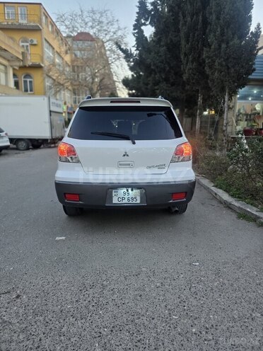 Mitsubishi Outlander-5
