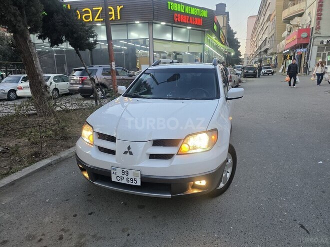 Mitsubishi Outlander-2