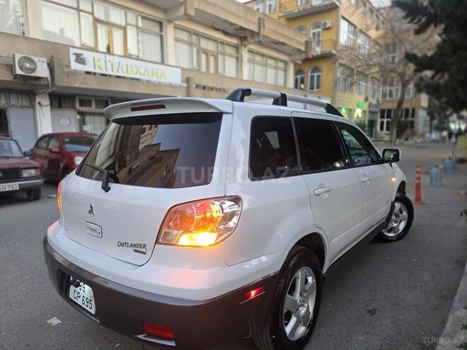 Mitsubishi Outlander-9