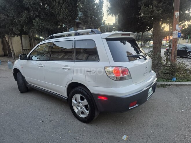Mitsubishi Outlander-7