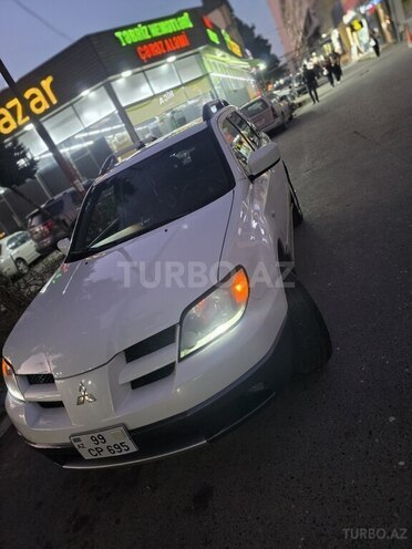 Mitsubishi Outlander-17